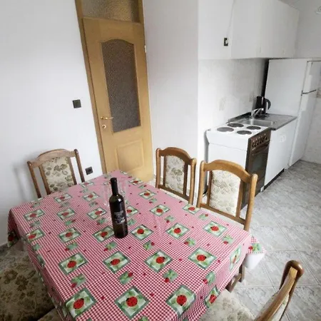 Apartman Leo With Pool Umag