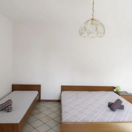 Apartman Leo With Pool Umag