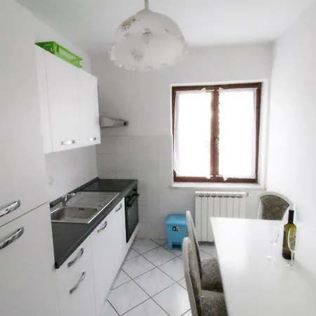 Leo With Pool Apartman Umag