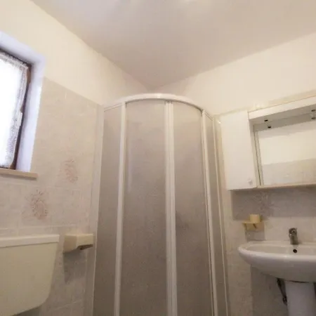 Leo With Pool Apartment Umag