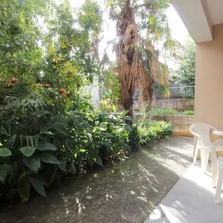 Leo With Pool Apartment Umag