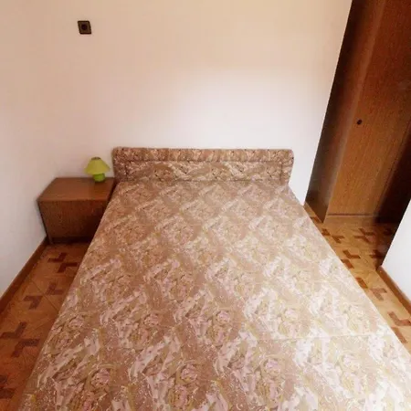 Apartman Leo With Pool